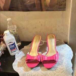 Jaclyn Smith Hot Pink Bow Heels